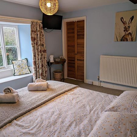 Bartholomew Arms Bed & Breakfast Maidford Ngoại thất bức ảnh